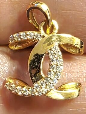 💛18k Gold Interlocking Pendant